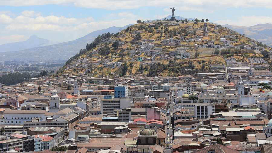 FOTO Ecuador inicia fiestas navideñas con un pesebre gigante