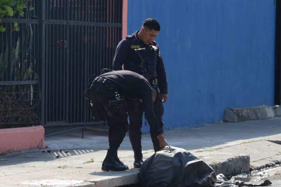 Video Momento exacto del hallazgo de un cadáver en el Barrio San