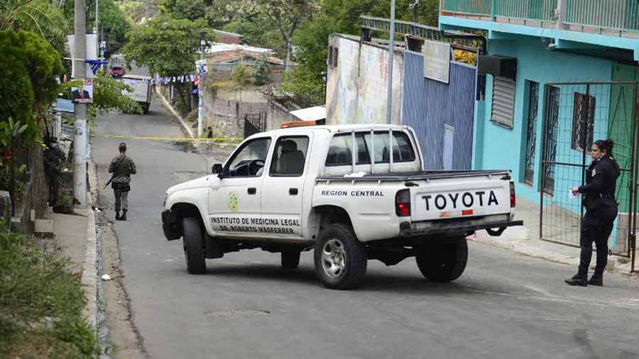 Ay Mi Padre Hijo Llora Muerte De Su Pap Asesinado En San Jos