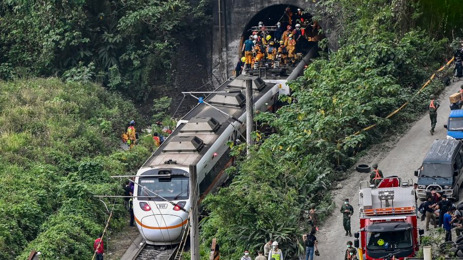 Tragedia En Taiw N Al Menos Muertos Por El Descarrilamiento De Un