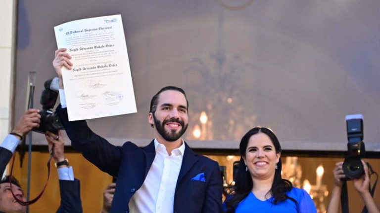 El Tse Entreg Credenciales A Nayib Bukele Y F Lix Ulloa Como F Rmula