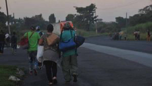 Caravana-de-migrantes-salvadoren?os-011