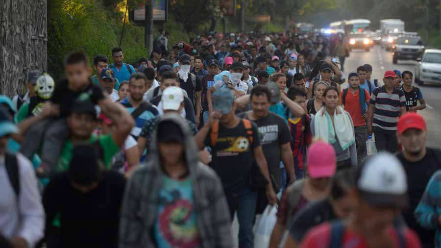 Tres historias de salvadore os en la caravana hacia EE .UU. que