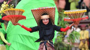 Indonesian dancers participate at the 2018 Minangkabau art and cultur