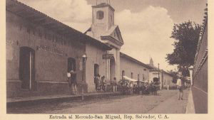 Entrada-al-Mercado-de-San-Miguel-alrededor-de-1930