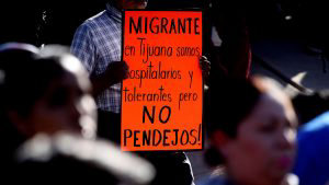 Residentes de Tijuana marchan en contra de la presencia de migrantes centroamericanos