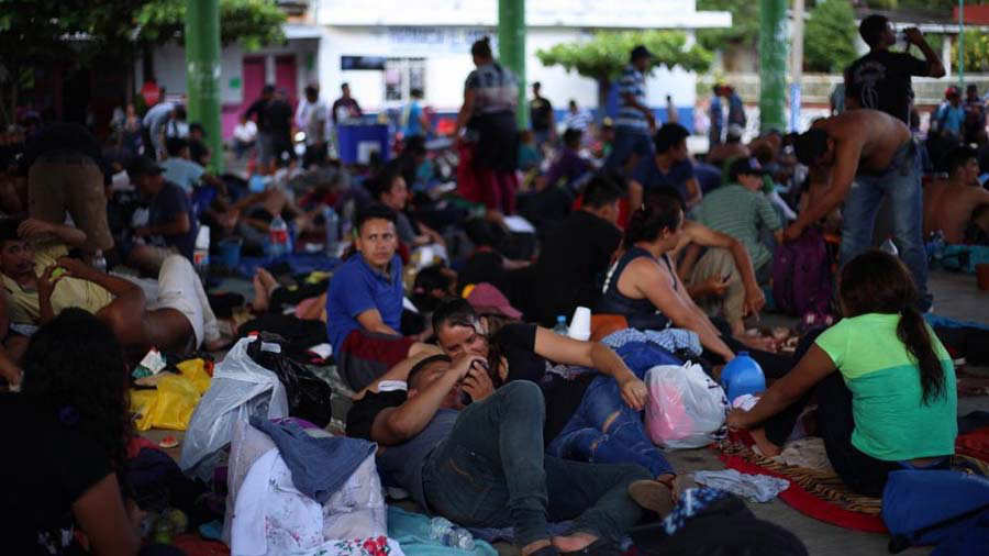 All adelante hay c rteles que ya nos est n esperando segunda