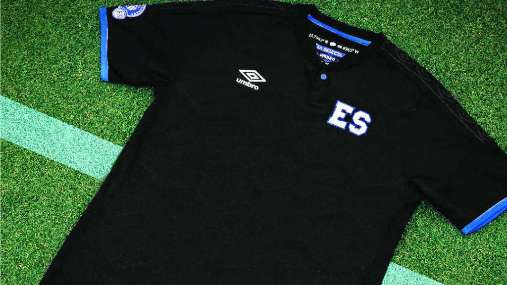 nueva camisa de el salvador umbro