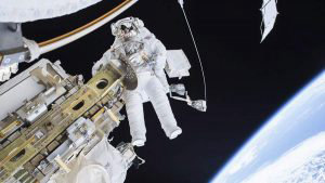 Tim Kopra efect?a un paseo espacial
