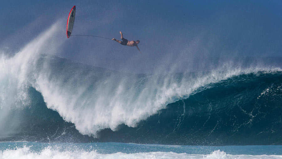 Las gigantes olas de Hawái que esperan a los surfistas en el Billabong