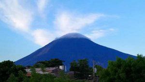 Protección Civil emite aviso para San Miguel y Usulután por actividad en el volcán Chaparrastique