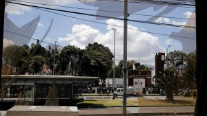 Al menos 8 personas mueren por carro bomba en Escuela de la Polica en Bogot