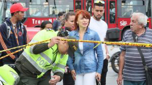 Al menos nueve muertos por carro bomba en Escuela de la Polica en Bogot