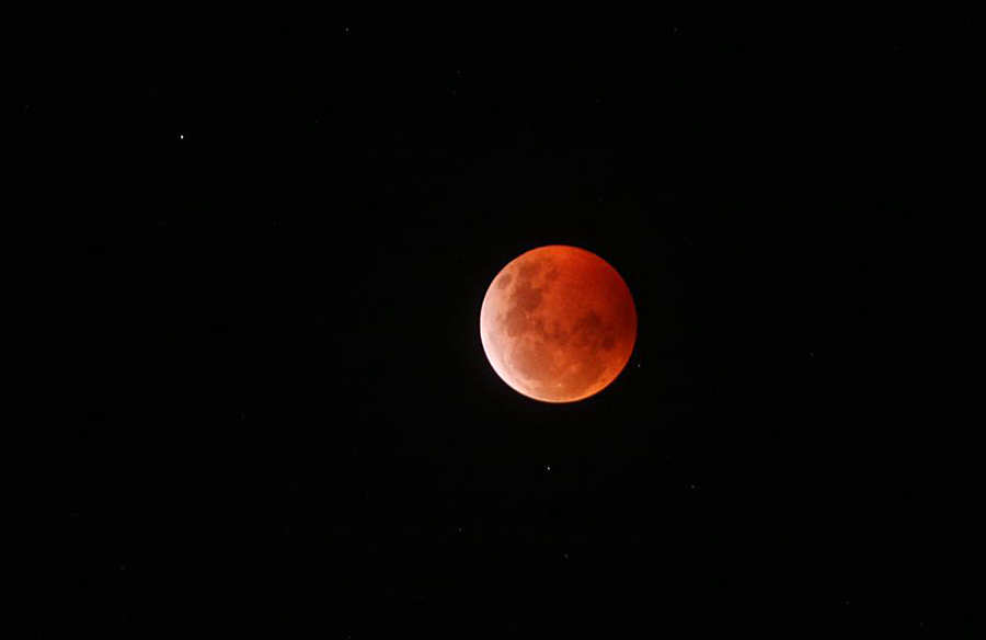 Así se vio la Luna Roja alrededor del mundo