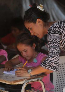 Escuela de laminas y palos (champa), donde estudian 24 nios del casero El Almendro, cantn Punta Remedios de Acajutla en Sonsonate.
