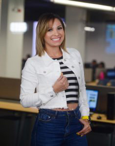 Liz Pleitez presentadora Nueva Onda