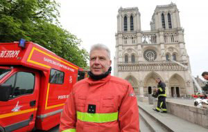 francia eval?a los daos sufridos por la catedral de Notre Dame de Pars