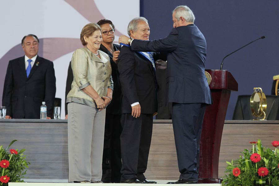 EL SALVADOR INVESTIDURA