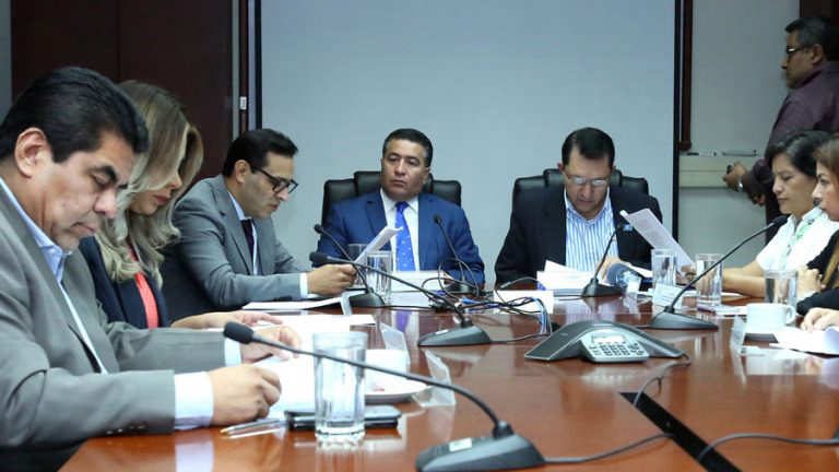 Diputados estudian voto en el exterior para alcaldes