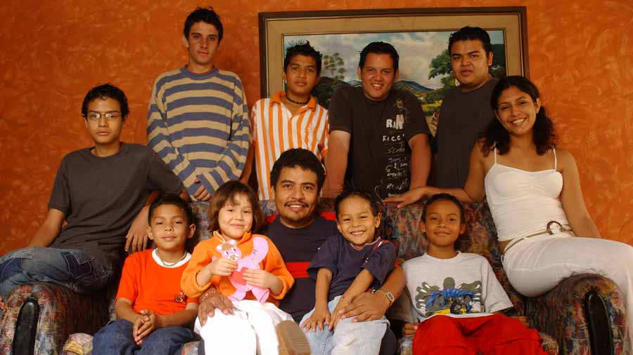 Alfredo José y su colección de 18 hijos Noticias de El Salvador Alfredo José y su colección de 18 hijos Noticias de El Salvador