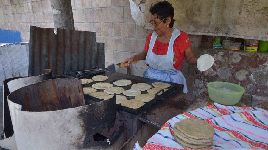 Las tortillas especiales que doña Toyita vende en la colonia Monserrat