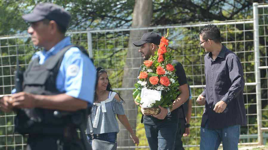 Padre e hija que murieron ahogados en el río Bravo son despedidos en ...