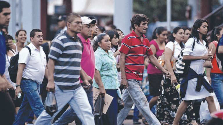 Población De América Latina Y El Caribe Disminuirá Y Envejecerá En ...