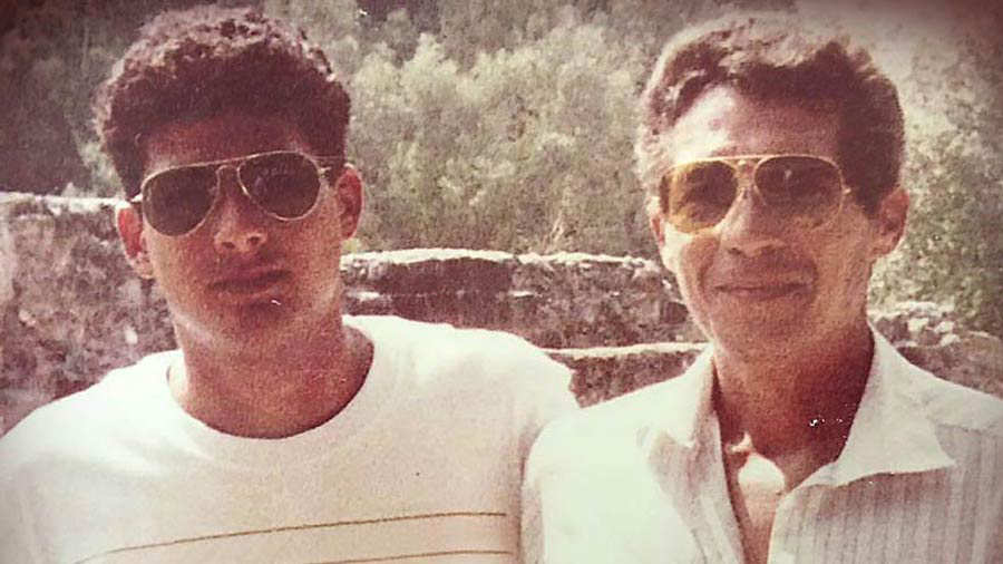 Imágenes inéditas de Roberto d’Aubuisson a 75 años de su nacimiento