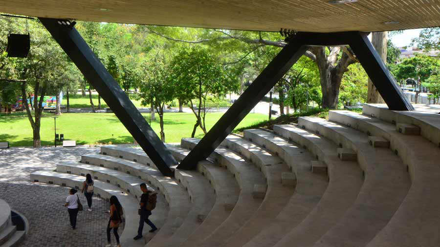 YH recorrido por el parque Cuscatlán