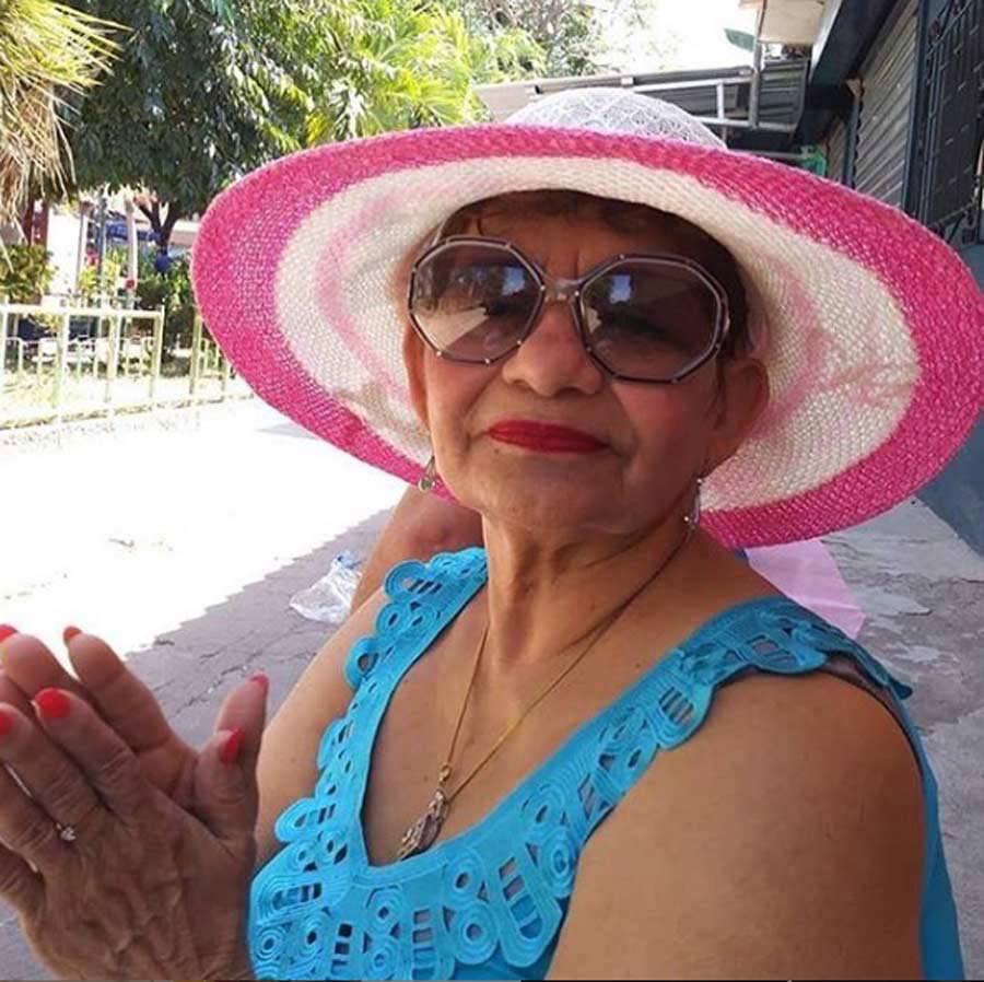 La Tía María, famosa por sus videos coloquiales en Instagram, obtuvo la