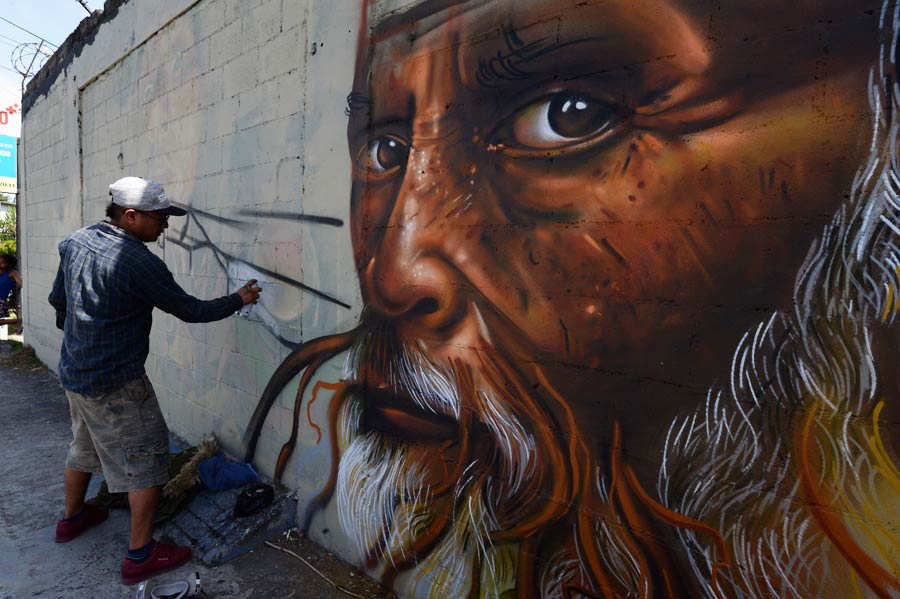 GRAFITEROS-LOS-REYES-DE-MURO001