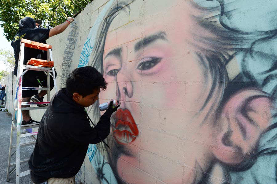 GRAFITEROS-LOS-REYES-DE-MURO003