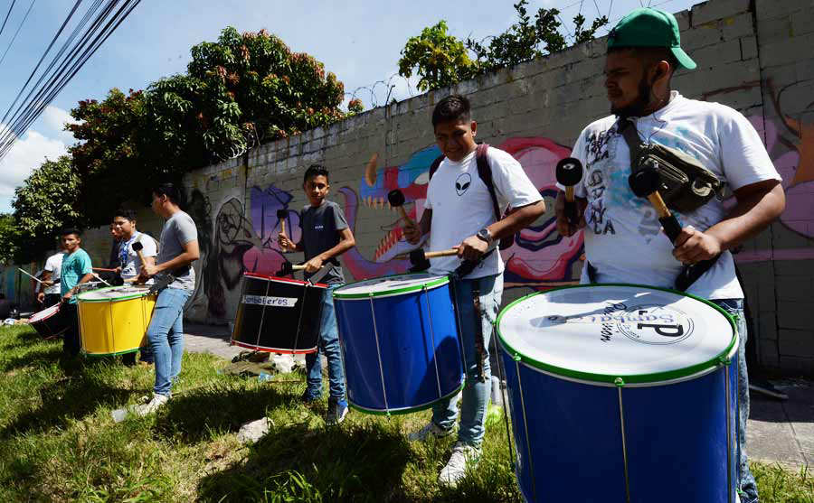 GRAFITEROS-LOS-REYES-DE-MURO006