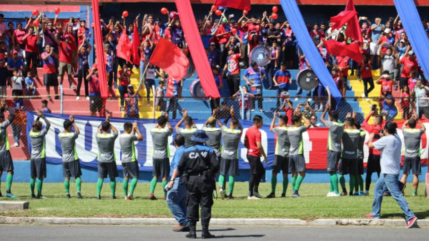 FAS volvió al mítico Óscar Quiteño - elsalvador.com
