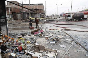 Explosin de camin con gas deja al menos un muerto y 50 heridos en Lima