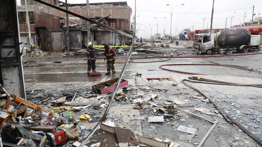 Explota Camión Sisterna Y Su Onda Expansiva Destruyó Casas Y Carros En ...