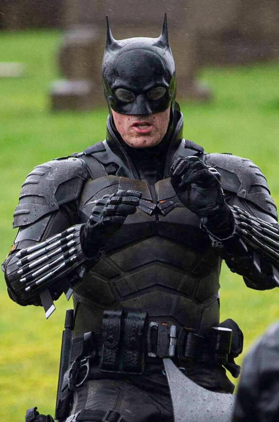 Filtran Las Primeras Imágenes Del Traje Completo De Batman De Robert ...