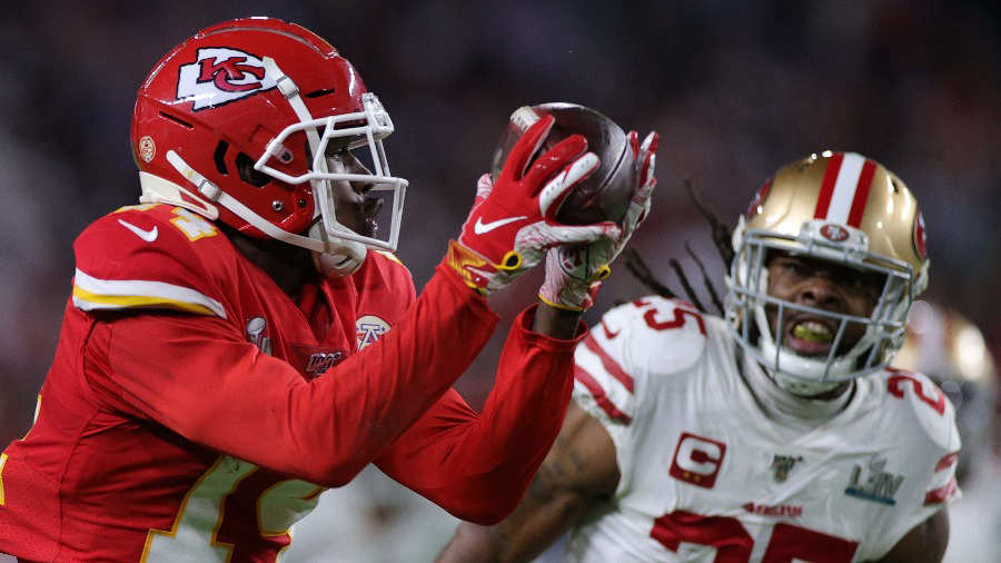 Campeones Kansas City Chiefs logran primer triunfo en la NFL luego