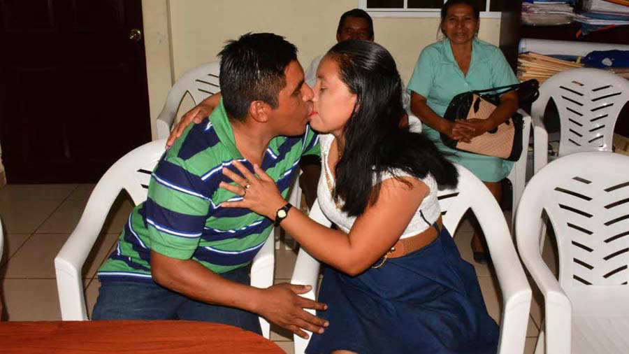https://cdn-pro.elsalvador.com/wp-content/uploads/2020/02/matrimonio-Tacuba1.jpg