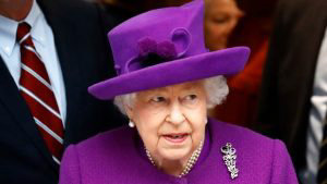 La reina Isabel II regresa a sus actividades tras vencer el Covid-19