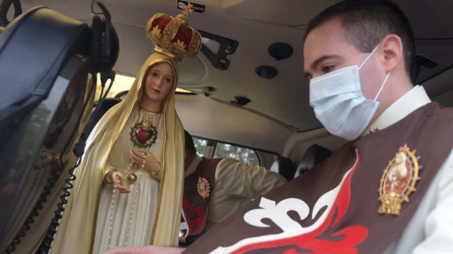 Virgen de Fátima recorre en helicóptero el cielo 
