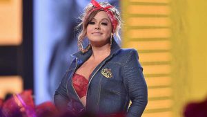 ¡Con vino! Chiquis Rivera comparte su secreto para levantar los glúteos