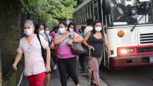 Mujeres de San Marcos ganan menos que los hombres y trabajan más según encuesta