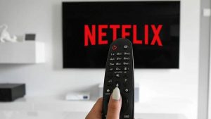 Tras polémico anuncio de cobro extra a quienes compartan cuenta: ¿Cuáles son los precios y qué ofrecen los planes de Netflix?