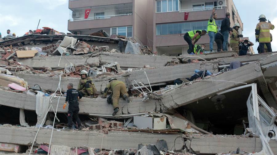 Potente terremoto en Turquía deja 12 muertos, 419 heridos ...
