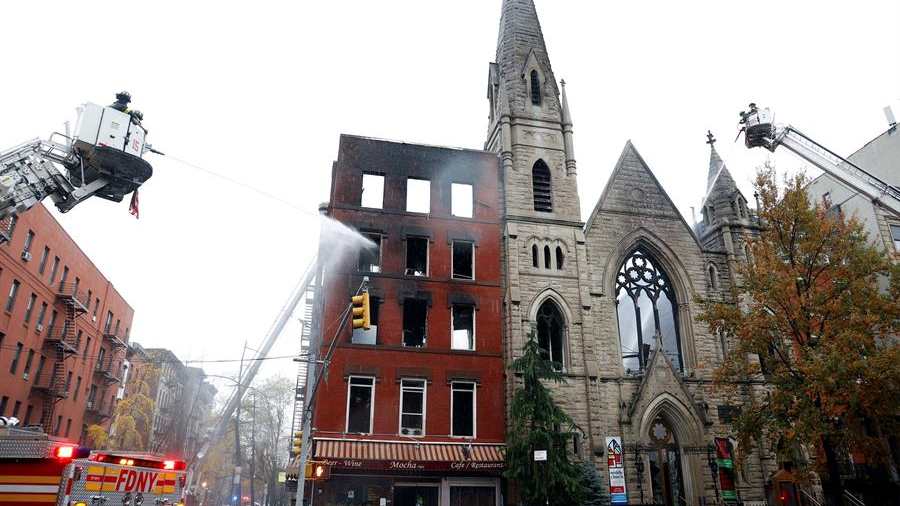 Fire consumes historic church in New York |  News from El Salvador