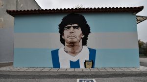 Periodistas de guerra en Ucrania se salvaron ¡por un tatuaje de Maradona!