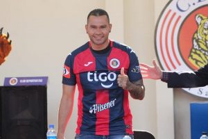 VIDEO: Gullit Peña, de sonar para volver a FAS a fichar por un equipo de primera en Honduras