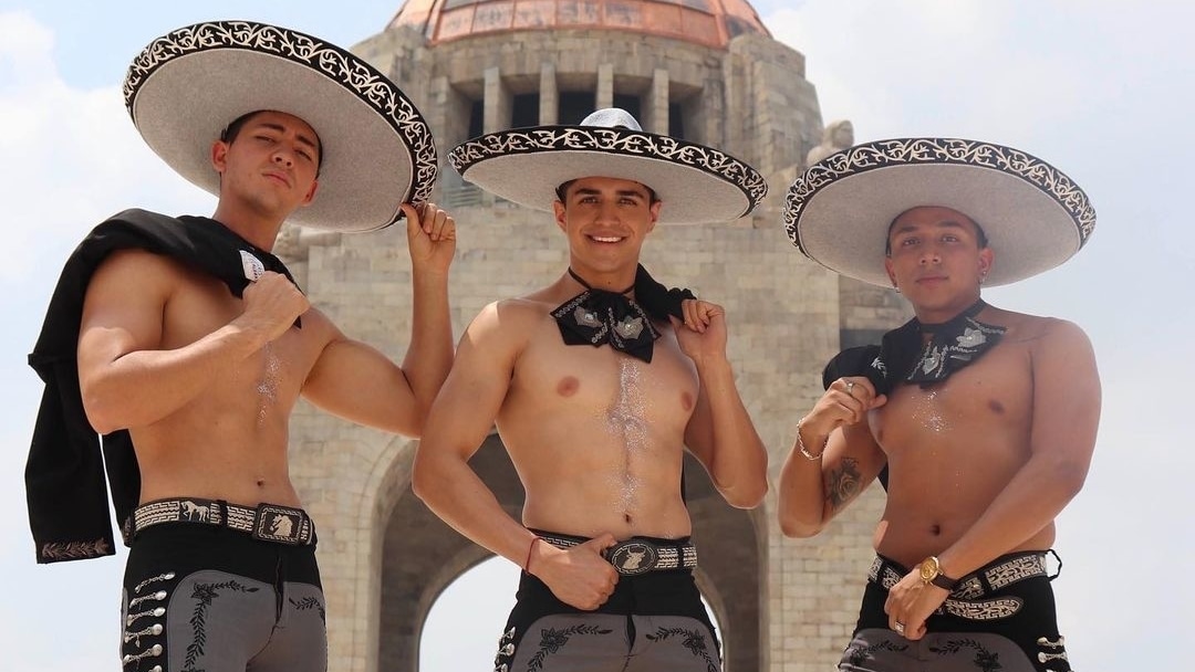 Video Los Guapacharros Suben La Temperatura Con Sus Candentes Bailes