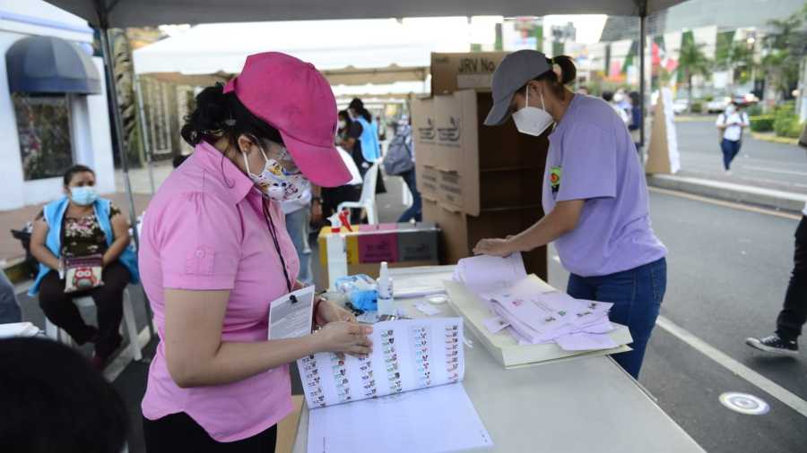 Voting centers close and the number of votes for municipal and legislative elections begins